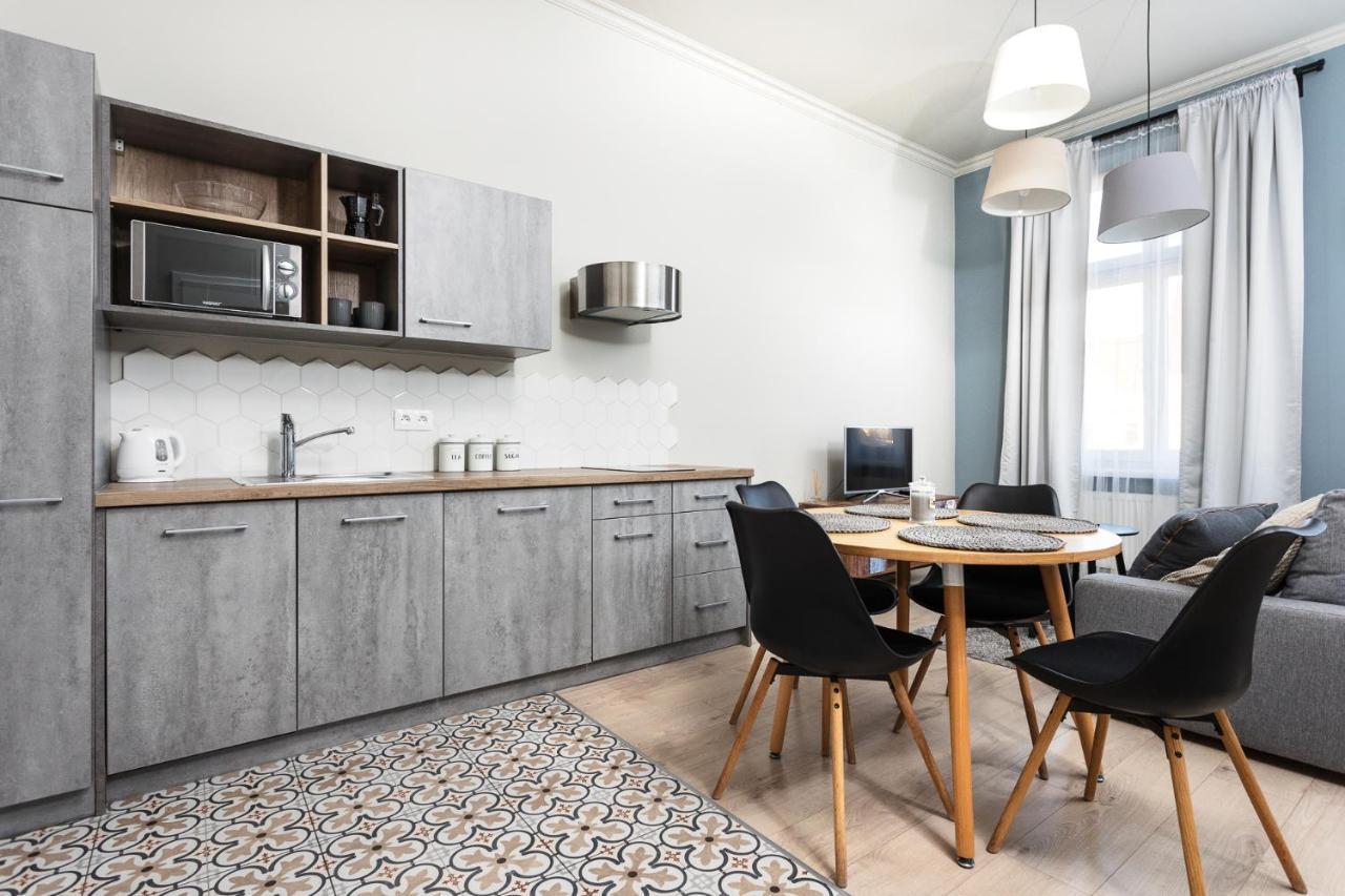 Of The Kings - Mosaic Apartamento