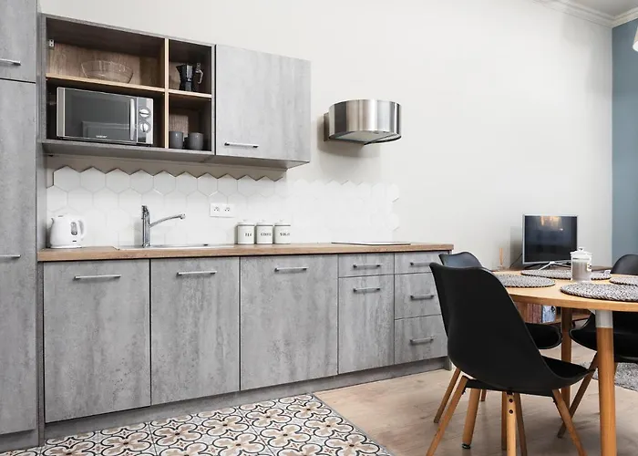 City Of The Kings - Mosaic Apartment